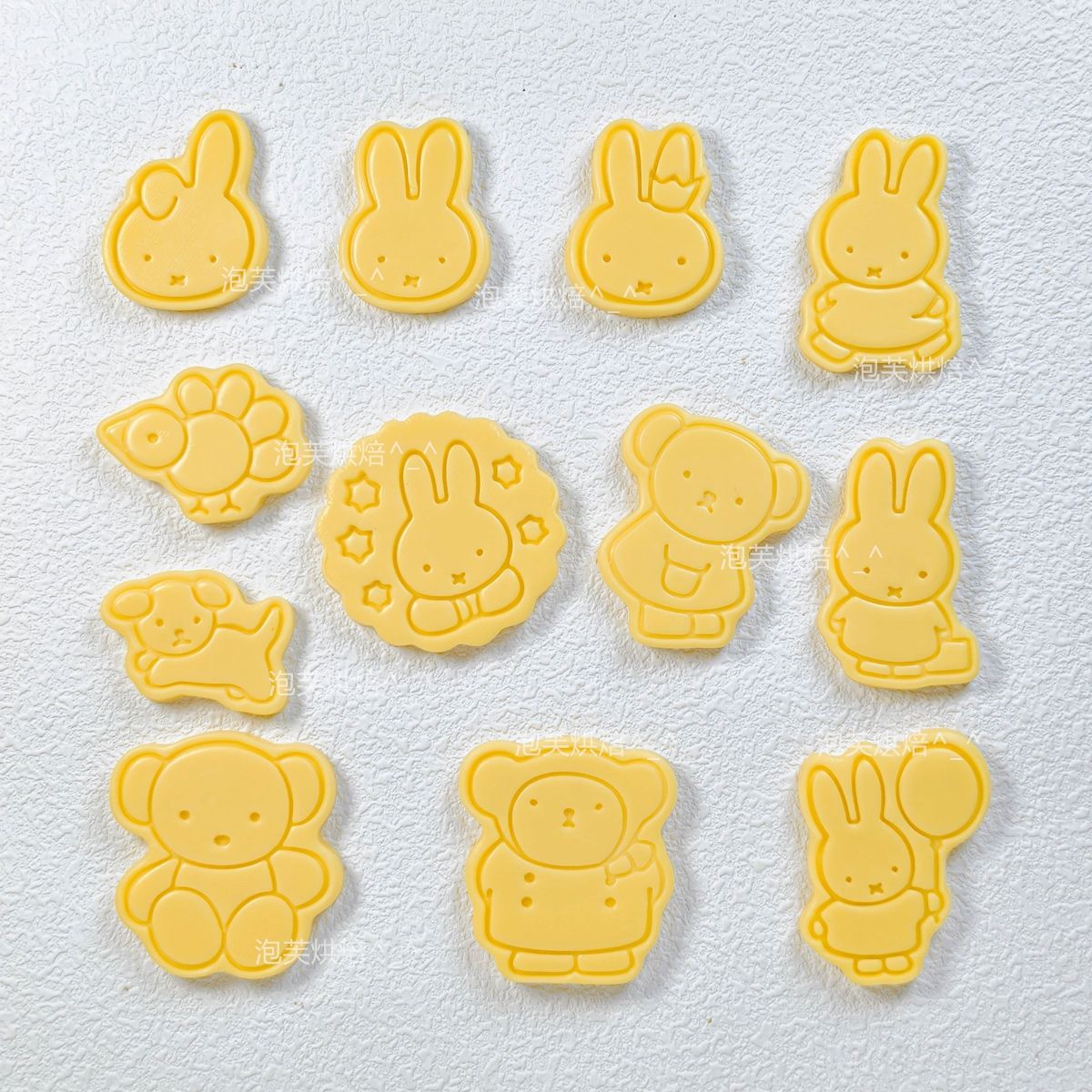 Commercial Kitchen Products - Cute 3D Press Cookie Mold with