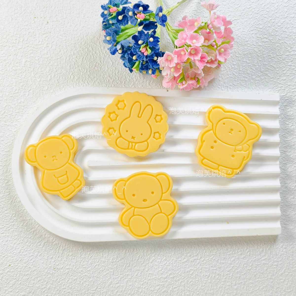 Cute 3D Press Cookie Mold with - огляд і ціна Commercial Kitchen Products